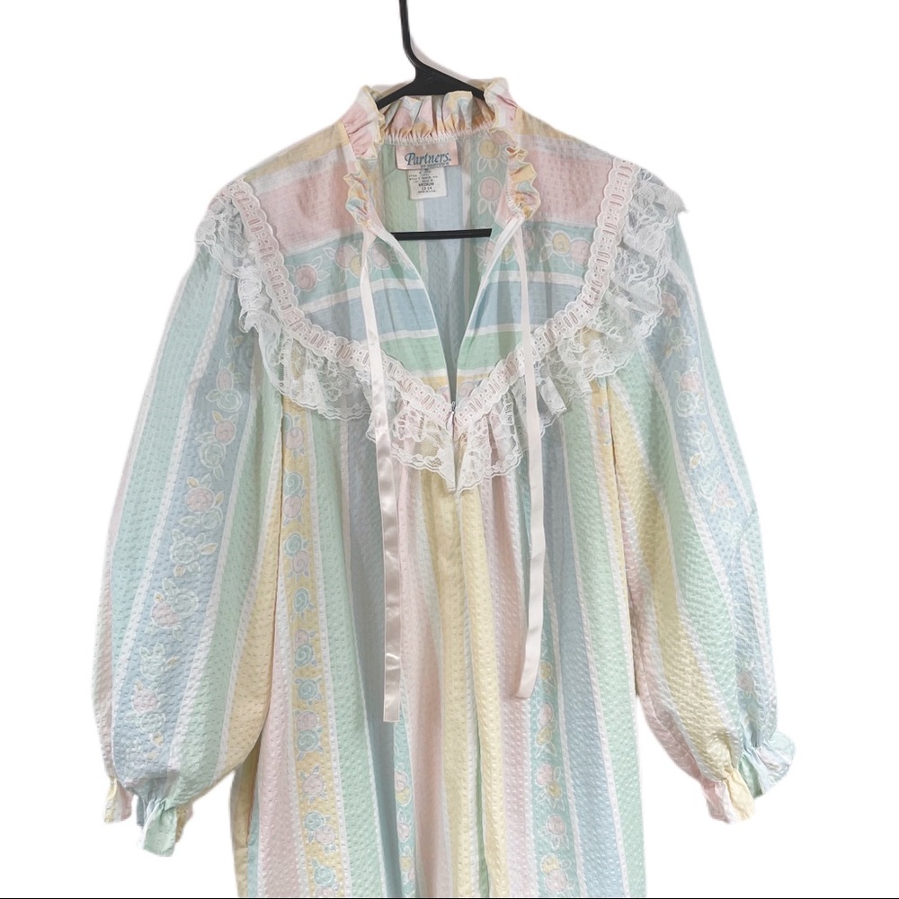 Vintage Seersucker Robe M Rainbow Pastel Floral Prairie Puff Sleeve - Picture 2 of 10